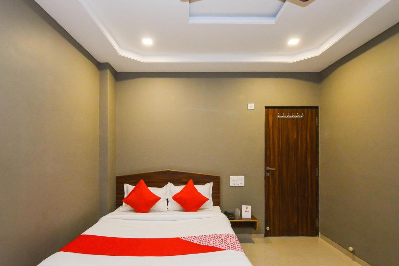 Hotel Sukrangu Palace Shirdi Exterior foto